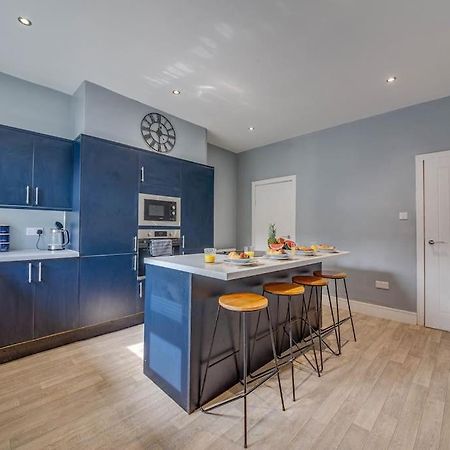 Glasswing Stays Liquorice Lodge Castleford Exterior foto