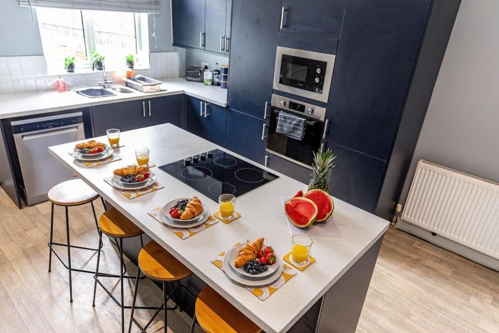 Glasswing Stays Liquorice Lodge Castleford Exterior foto