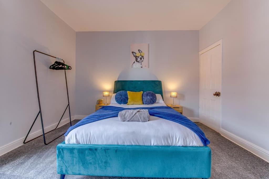 Glasswing Stays Liquorice Lodge Castleford Exterior foto