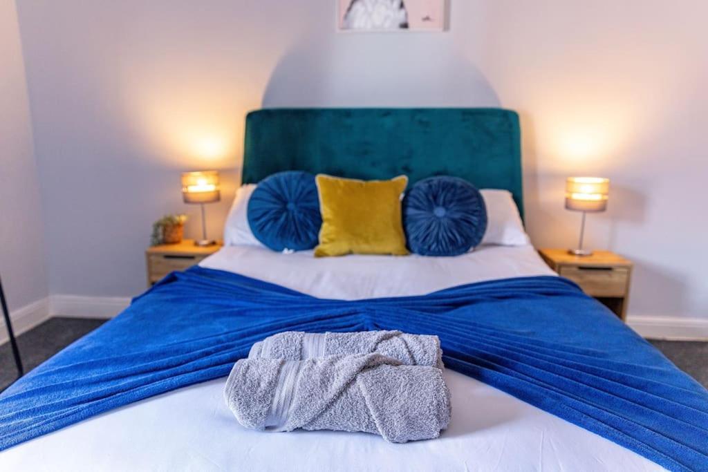 Glasswing Stays Liquorice Lodge Castleford Exterior foto